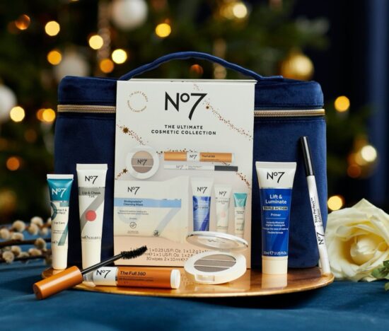 No7 The Ultimate Cosmetic Collection 2022