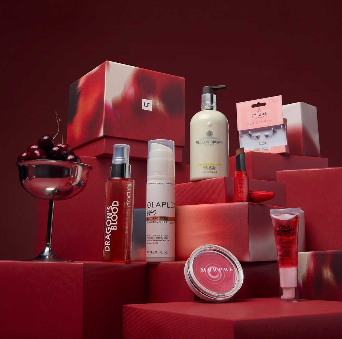 LOOKFANTASTIC-The-Christmas-Present-2025